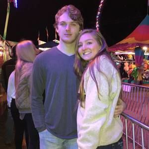 Meet your Posher, Hallie